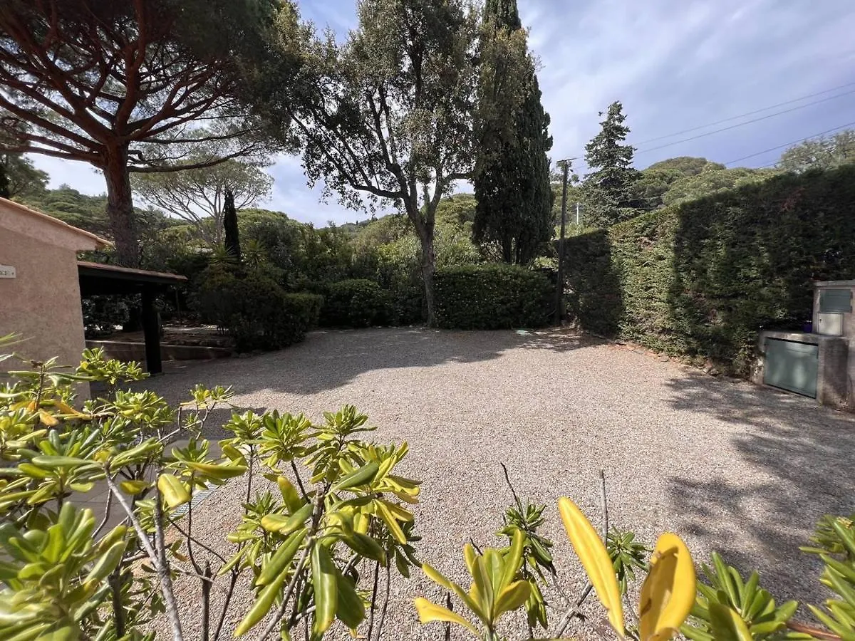 Villa Maison 4 Chambres Avec Piscine, Jardin Arbore & Plage A 600M - La Croix-Valmer - Fr-1-726-19